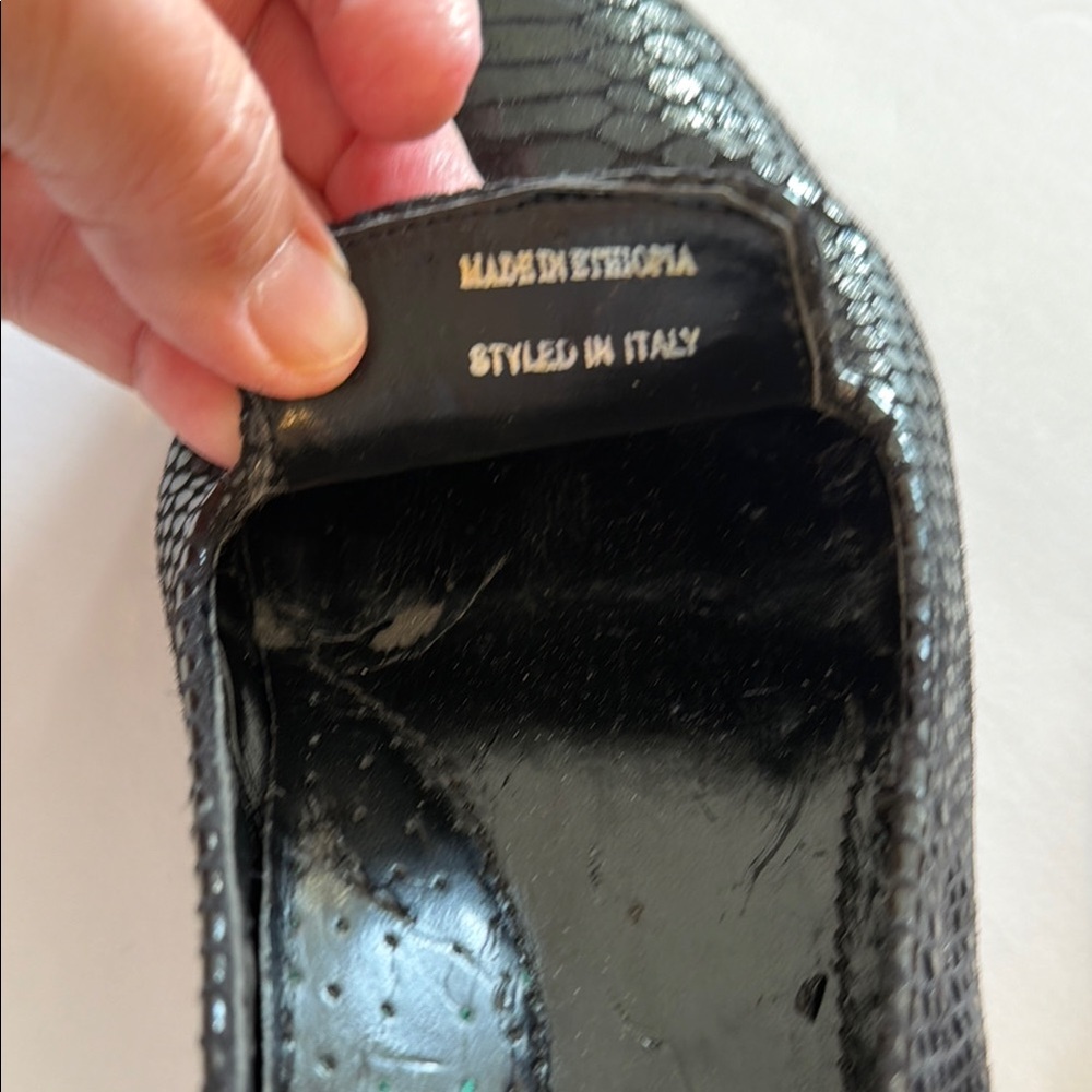 Black Textured Slip-On Women's Flats - Picture 4 of 6